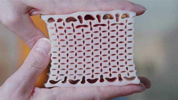 dutch-metamaterials-breakthrough-allows-3d-printed-cubes-to-perform-functions-when-pressurized-3.jpg