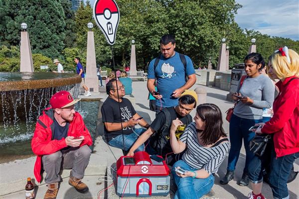 cool-solar-powered-portable-3d-printed-pokemon-center-can-charge-up-to-twelve-phones-at-once-9.jpg