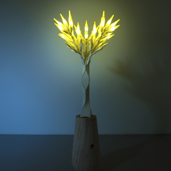 stunning-3d-printed-trees-by-architect-se-yoon-park-bring-light-and-darkness-to-new-york-7.jpg