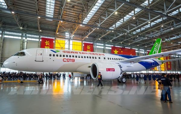 The-first-China-built-commercial-airliner-with.jpg